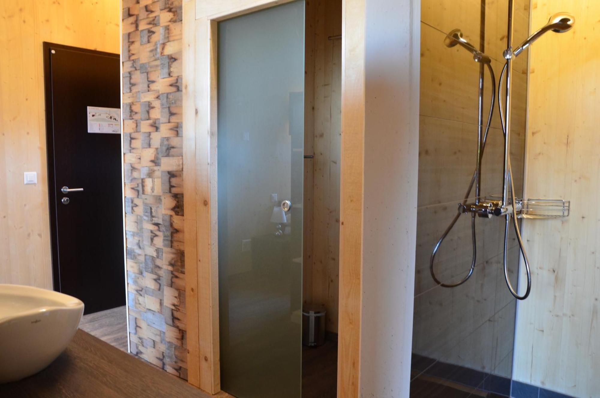 Huettenhotel Husky Lodge Muotathal Rum bild