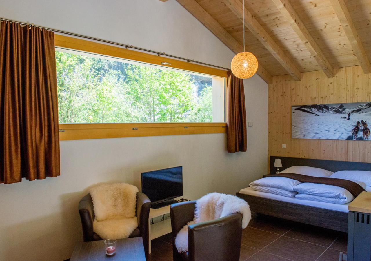 Huettenhotel Husky Lodge Muotathal Exteriör bild