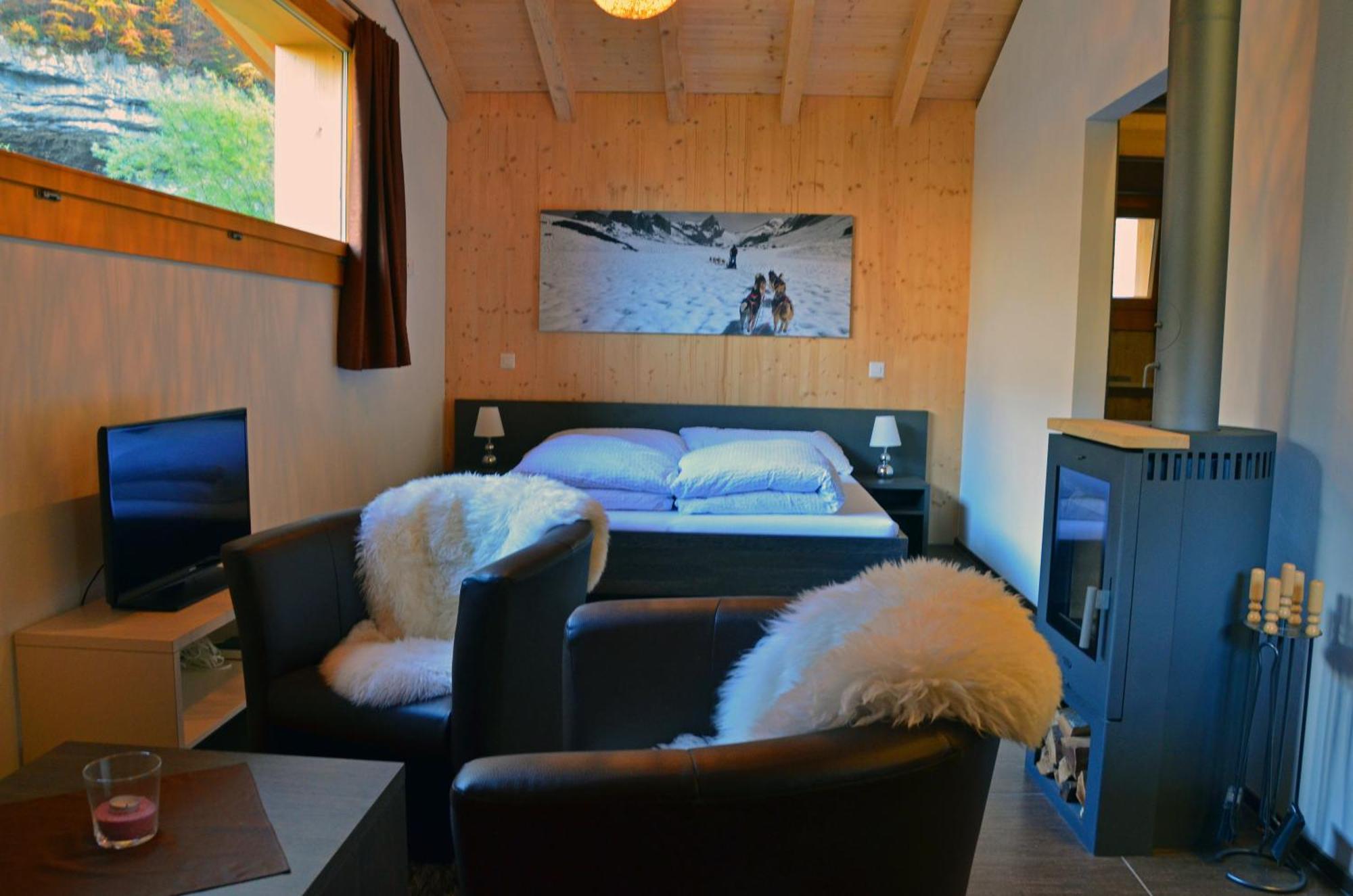 Huettenhotel Husky Lodge Muotathal Exteriör bild