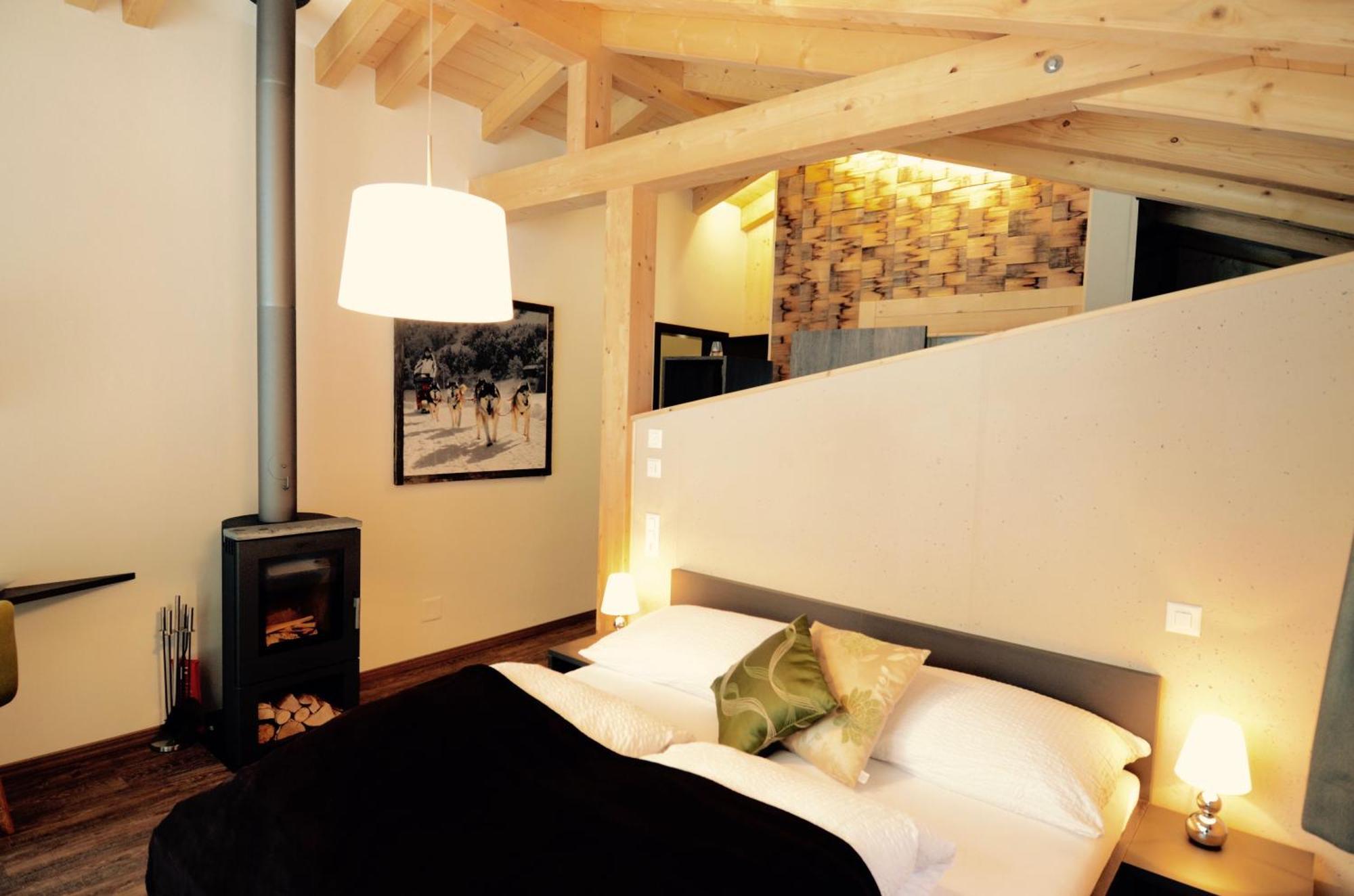 Huettenhotel Husky Lodge Muotathal Exteriör bild