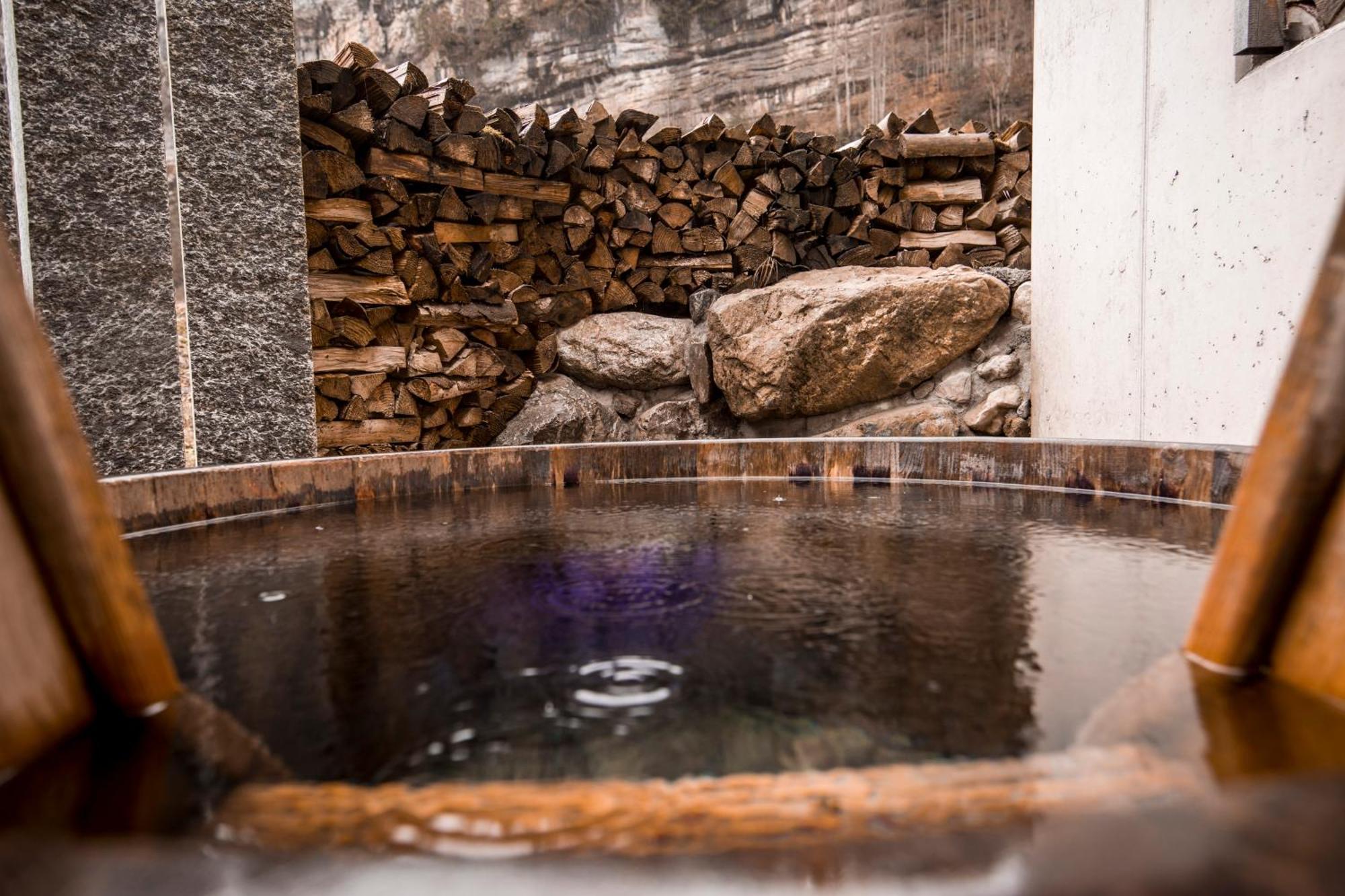 Huettenhotel Husky Lodge Muotathal Exteriör bild