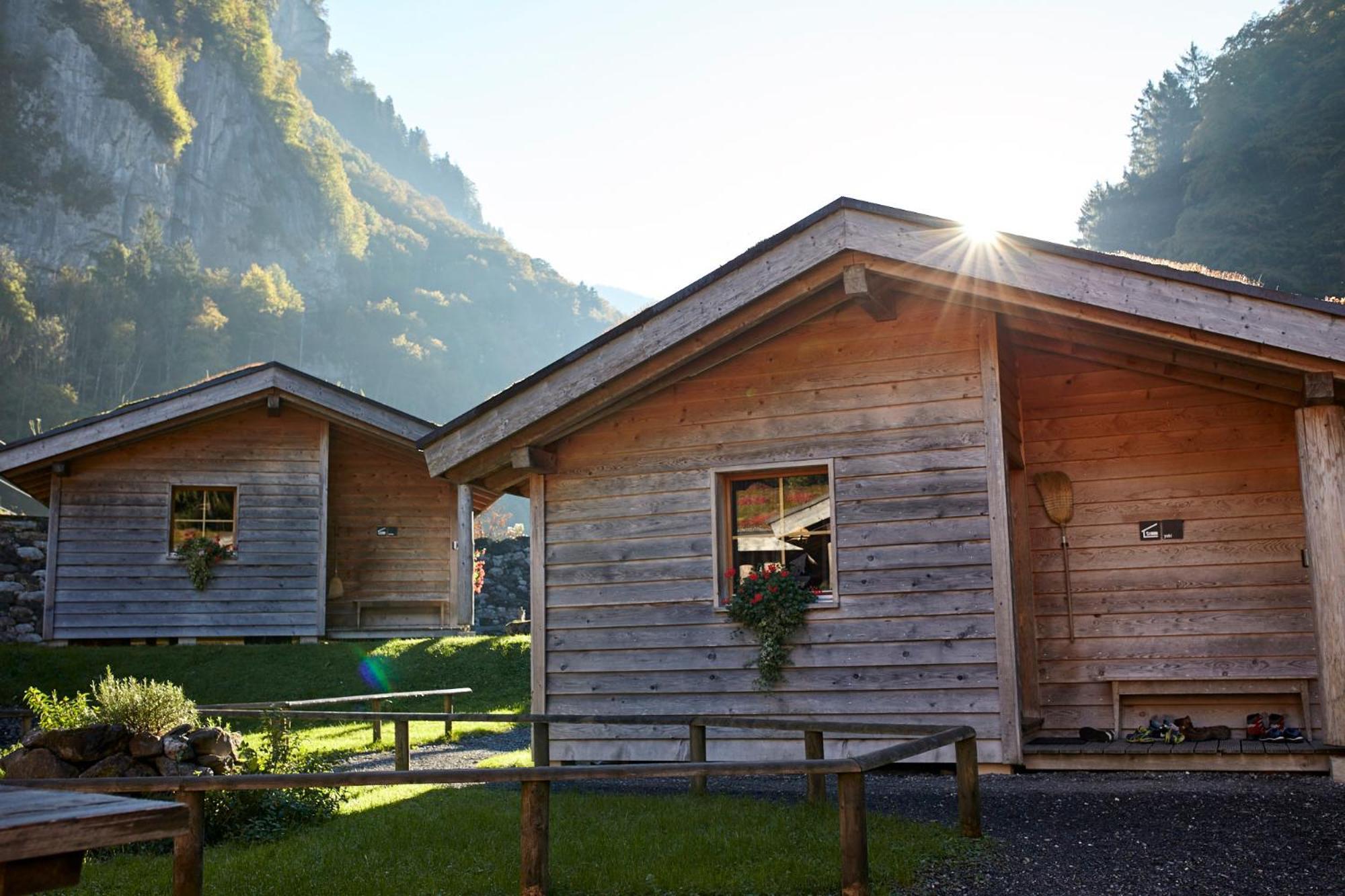 Huettenhotel Husky Lodge Muotathal Exteriör bild