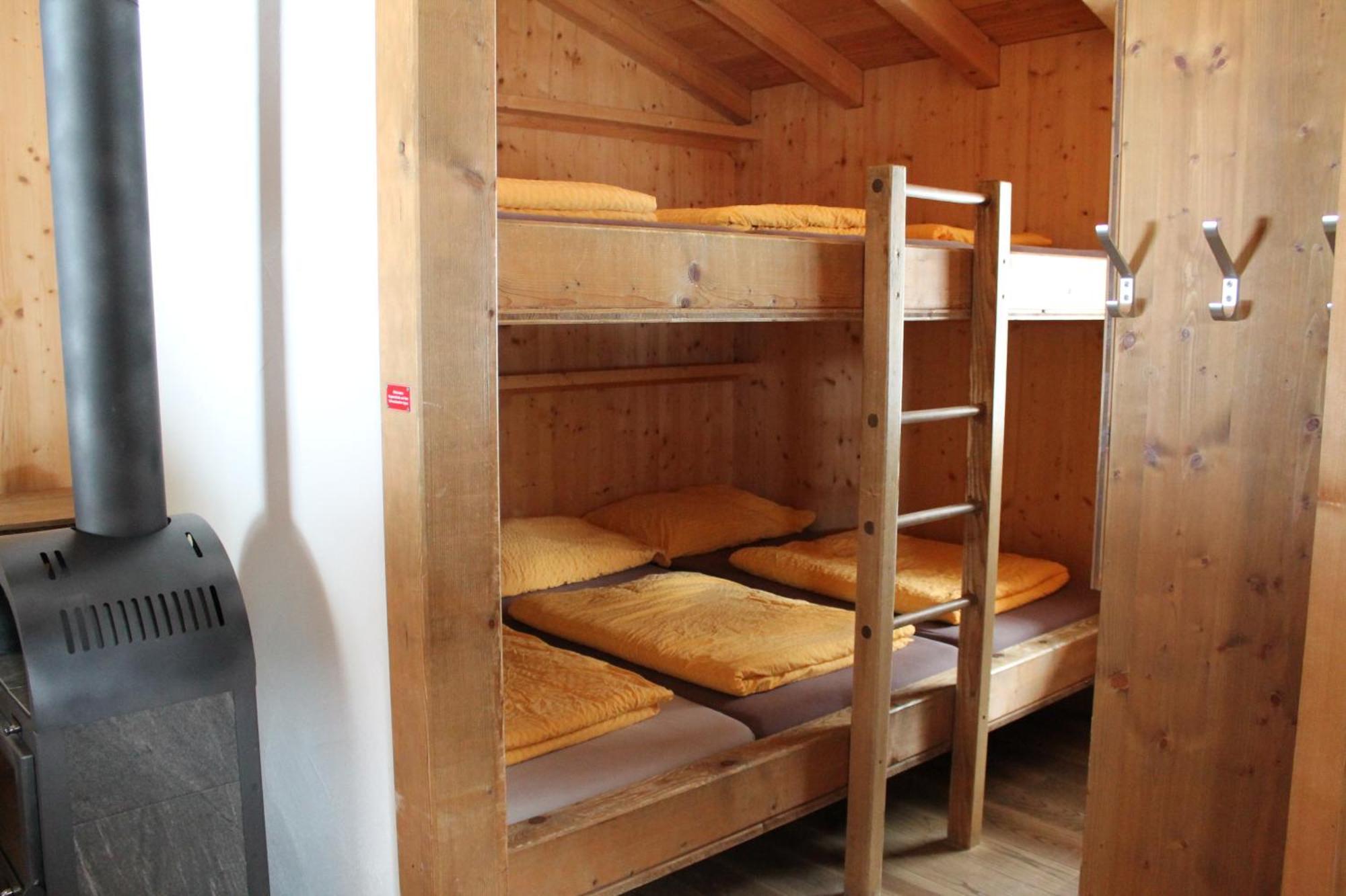 Huettenhotel Husky Lodge Muotathal Exteriör bild